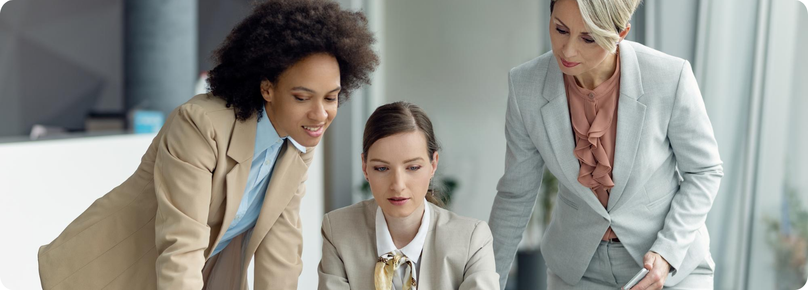 Innovative Technology Powering the Future of Insurance Adjusting - Background Image